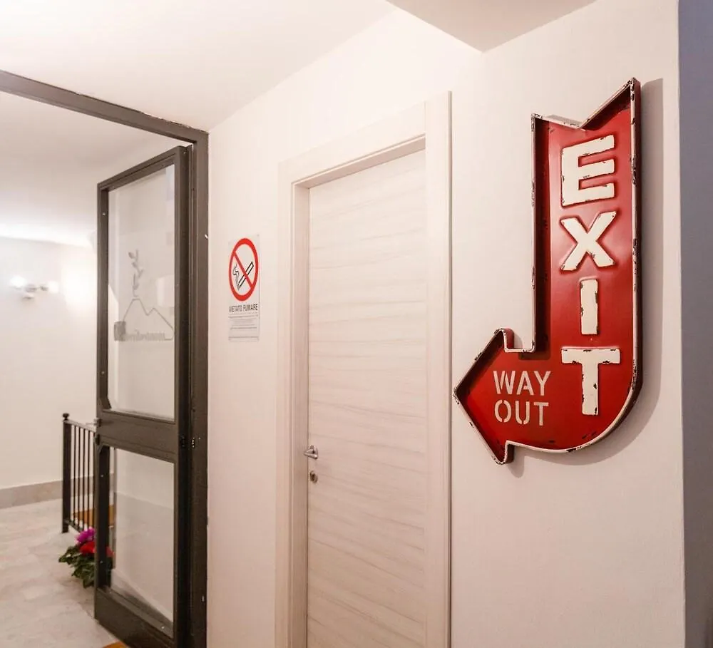 B&B Monteoliveto 33 Naples Italy
