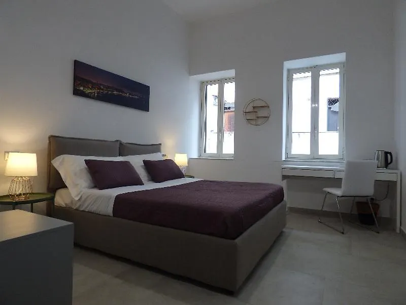 B&B Monteoliveto 33 Naples 0*,