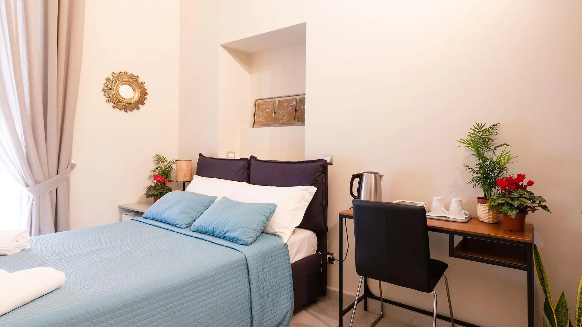 B&B Monteoliveto 33 Naples 0*,