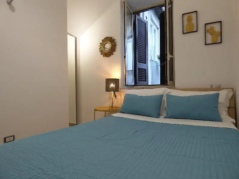 B&B Monteoliveto 33 Naples Italy