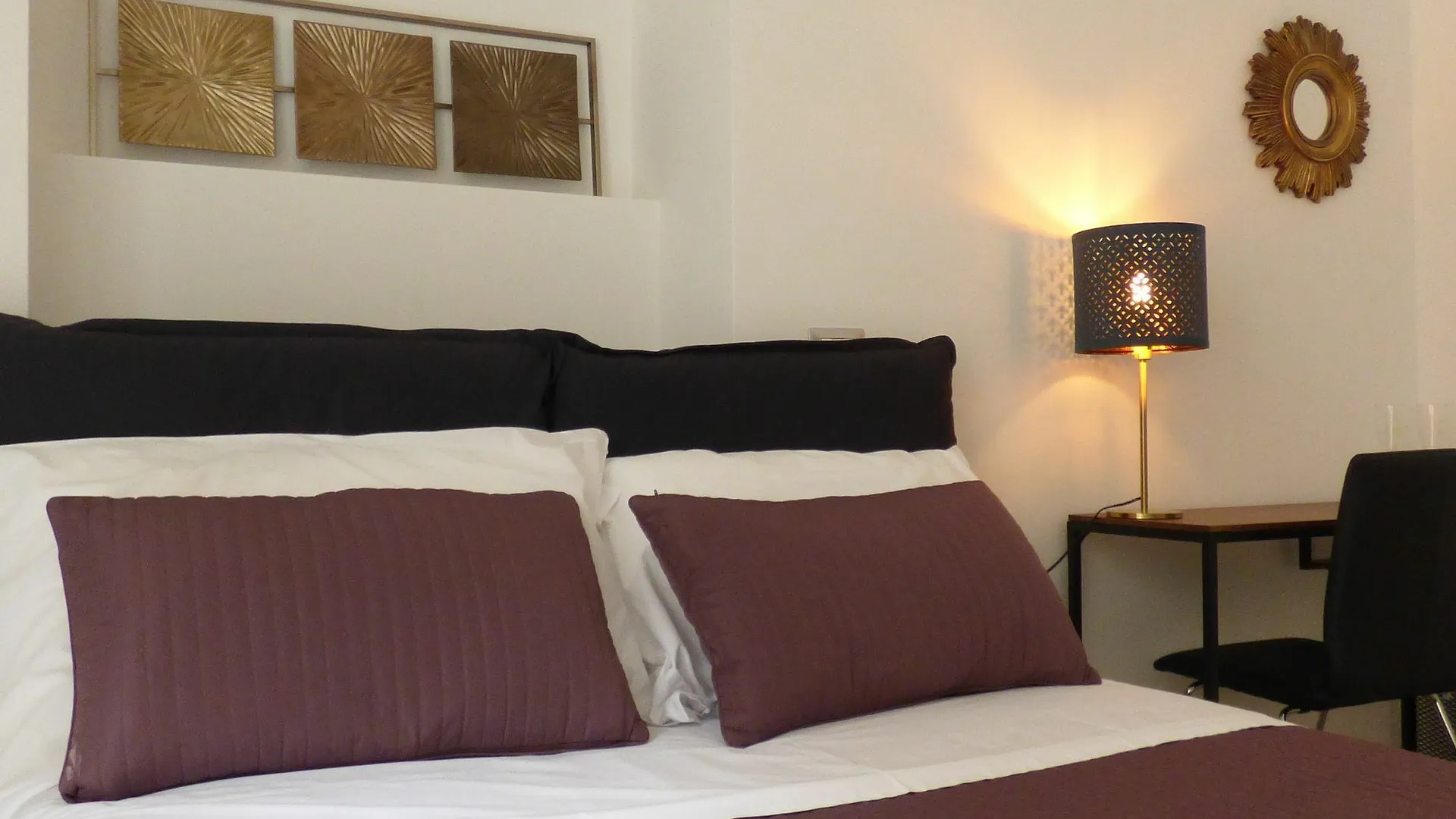 B&B Monteoliveto 33 Naples Italy
